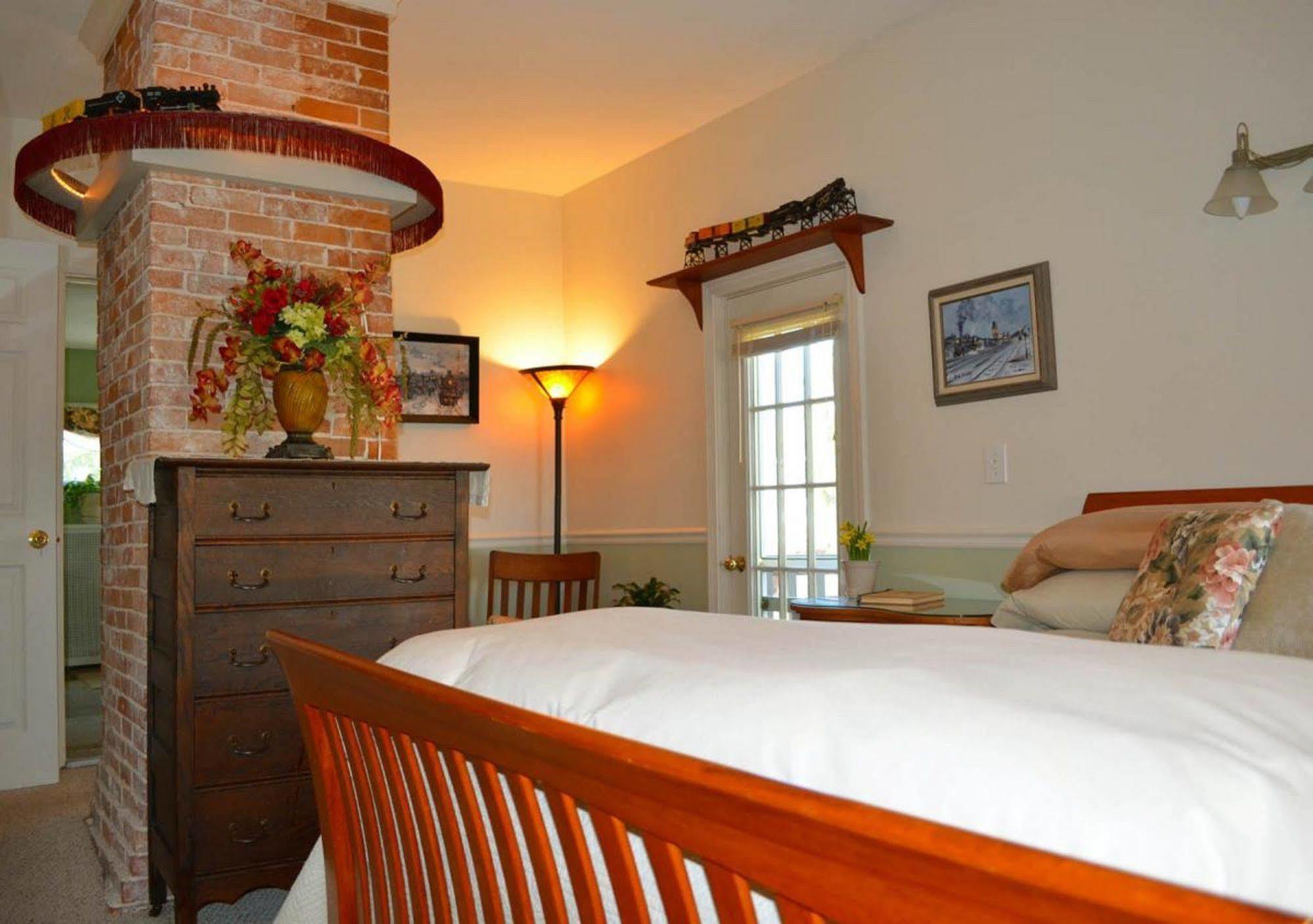 Pryor House B&B Bath Exterior photo